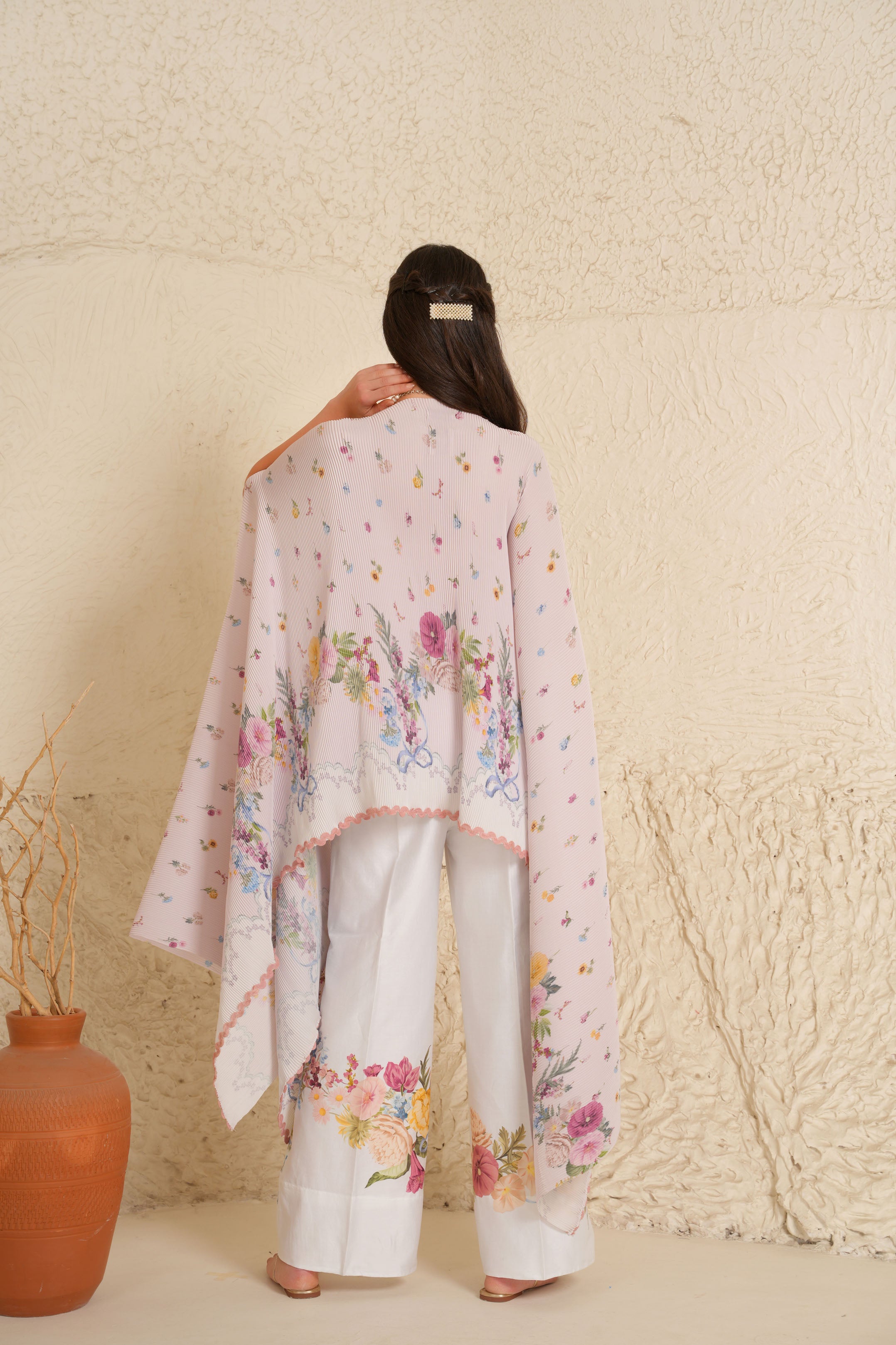 Soft Bloom Cape