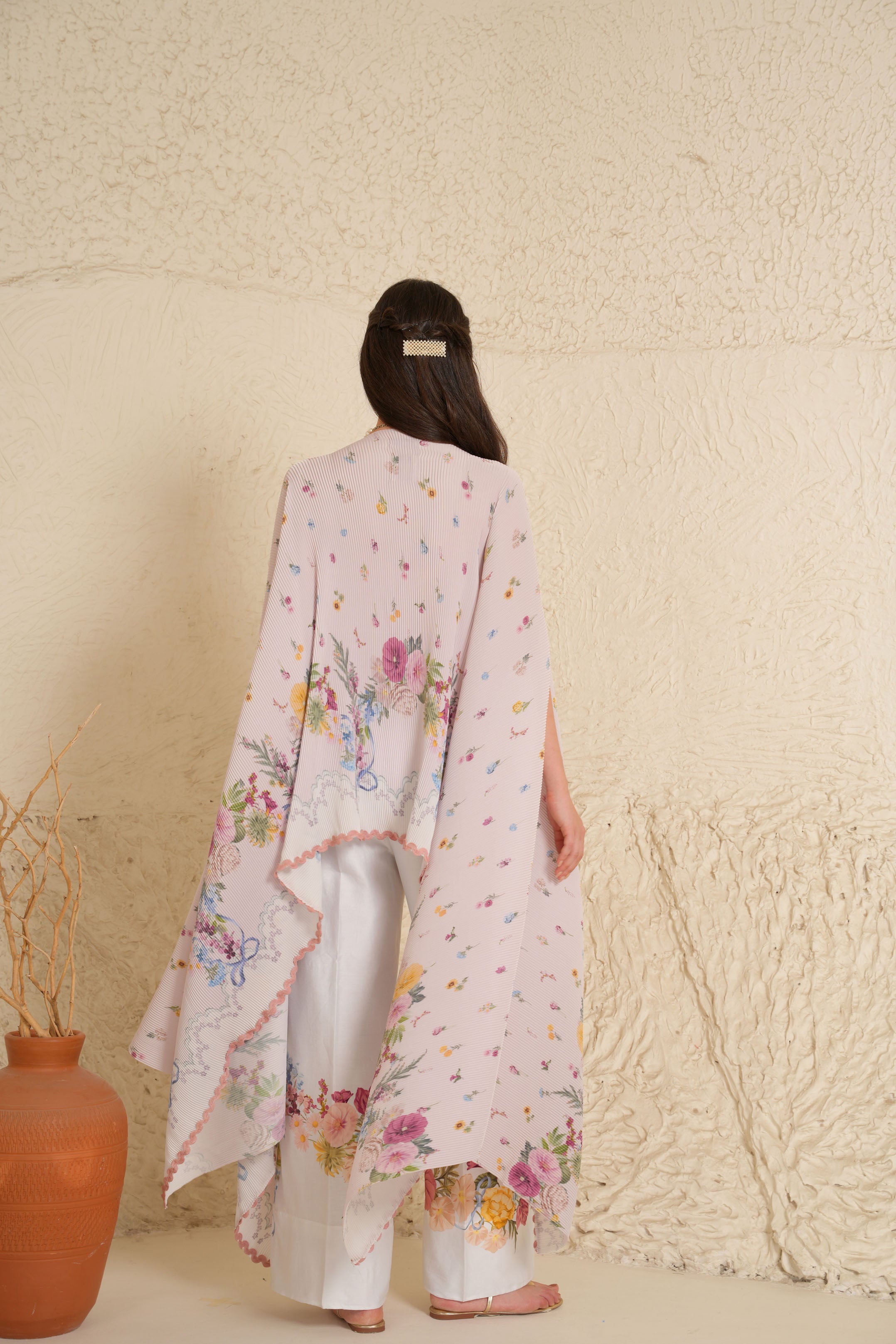 Soft Bloom Cape