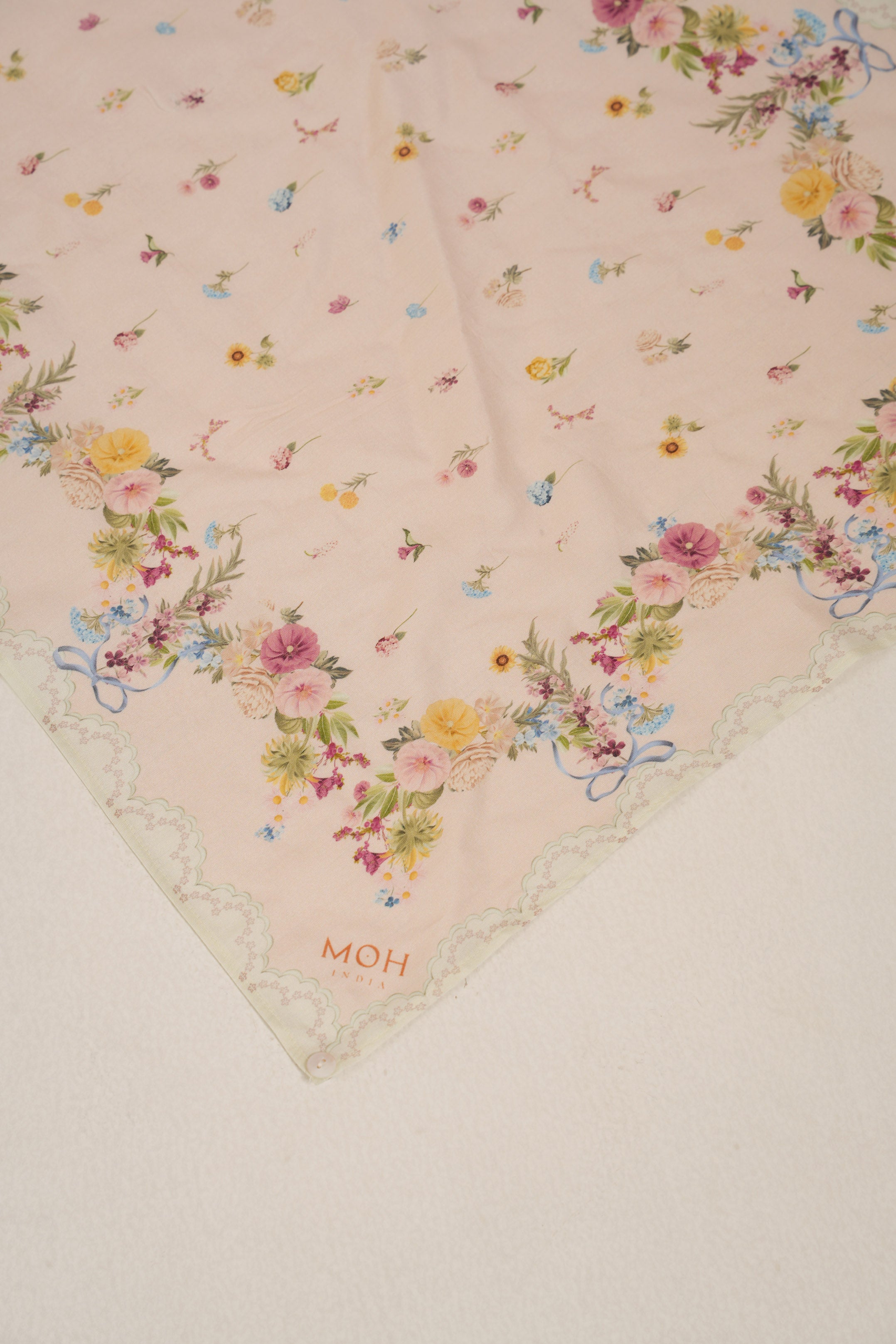 Soft Bloom Stole