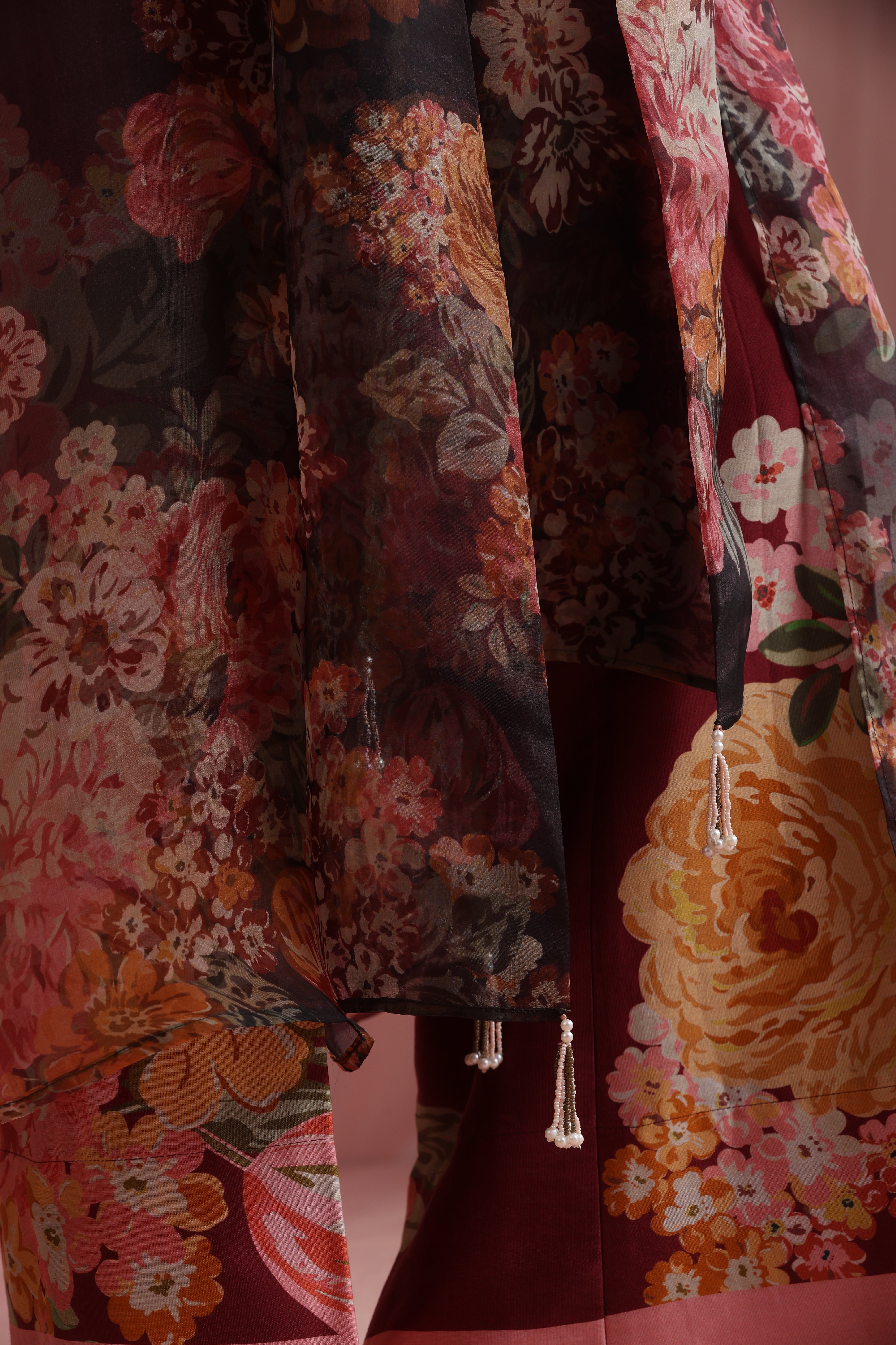 The Maharani Bagh  Overlay  Set