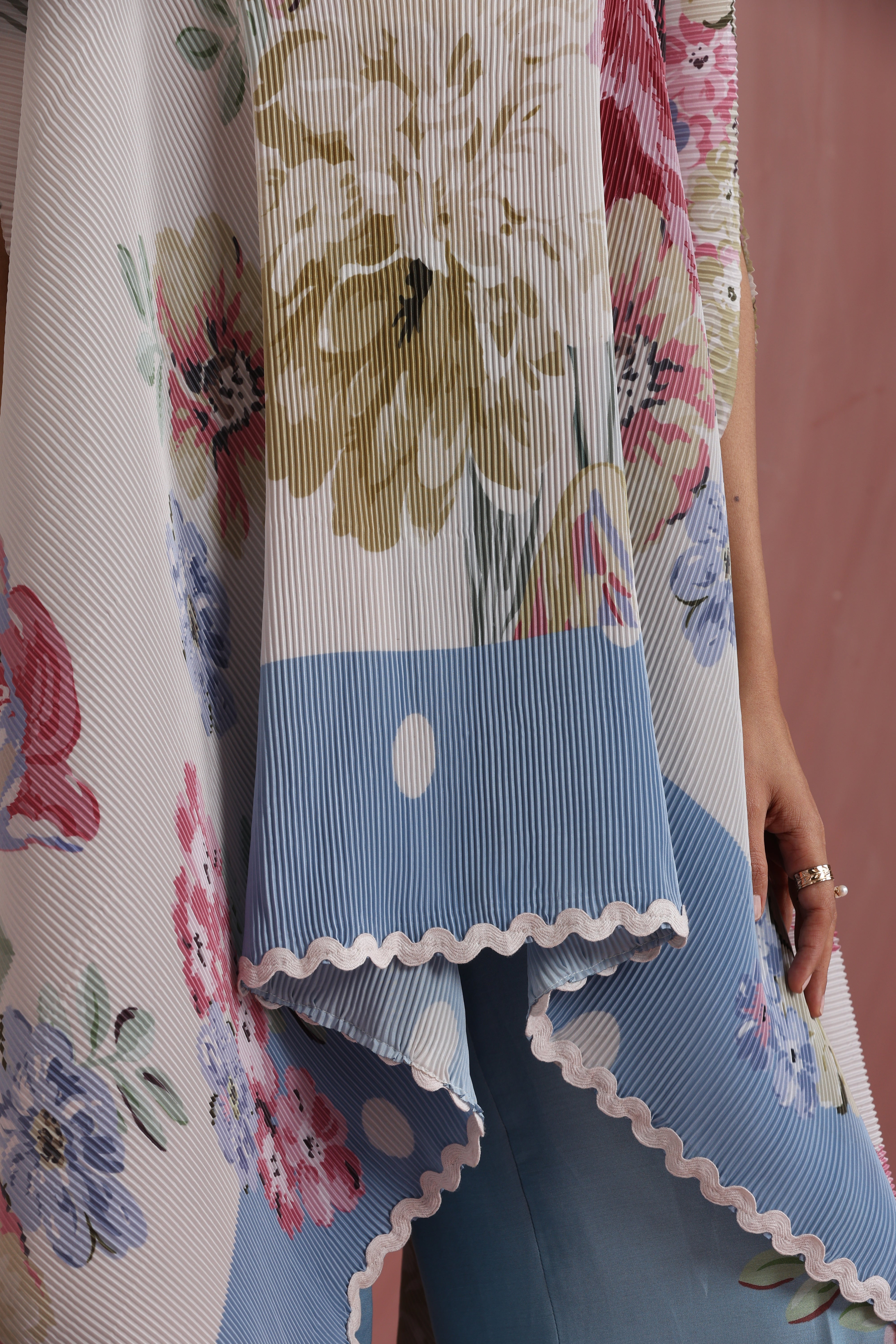 Rose Mahal Cape Set