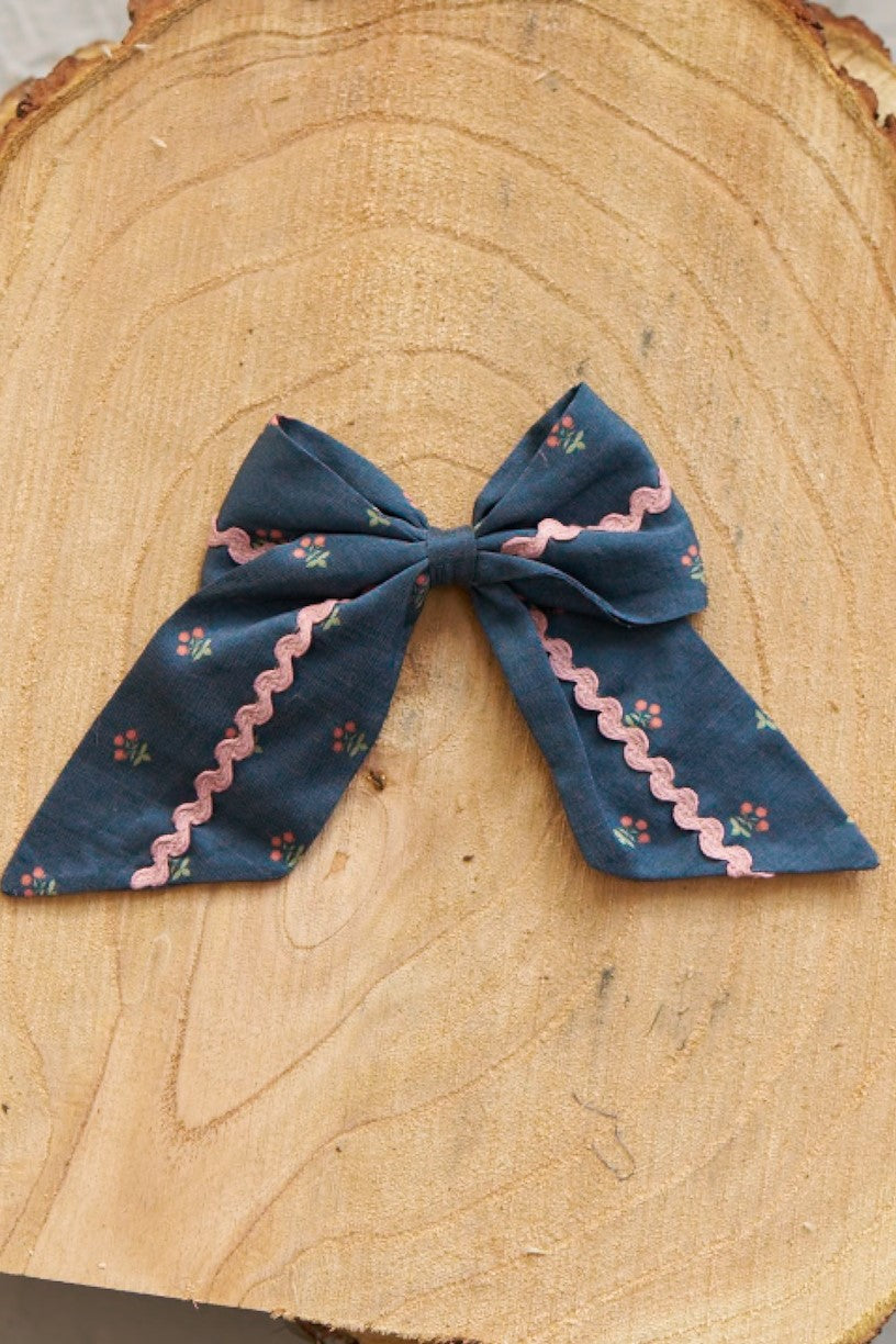Twilight Veil Bow