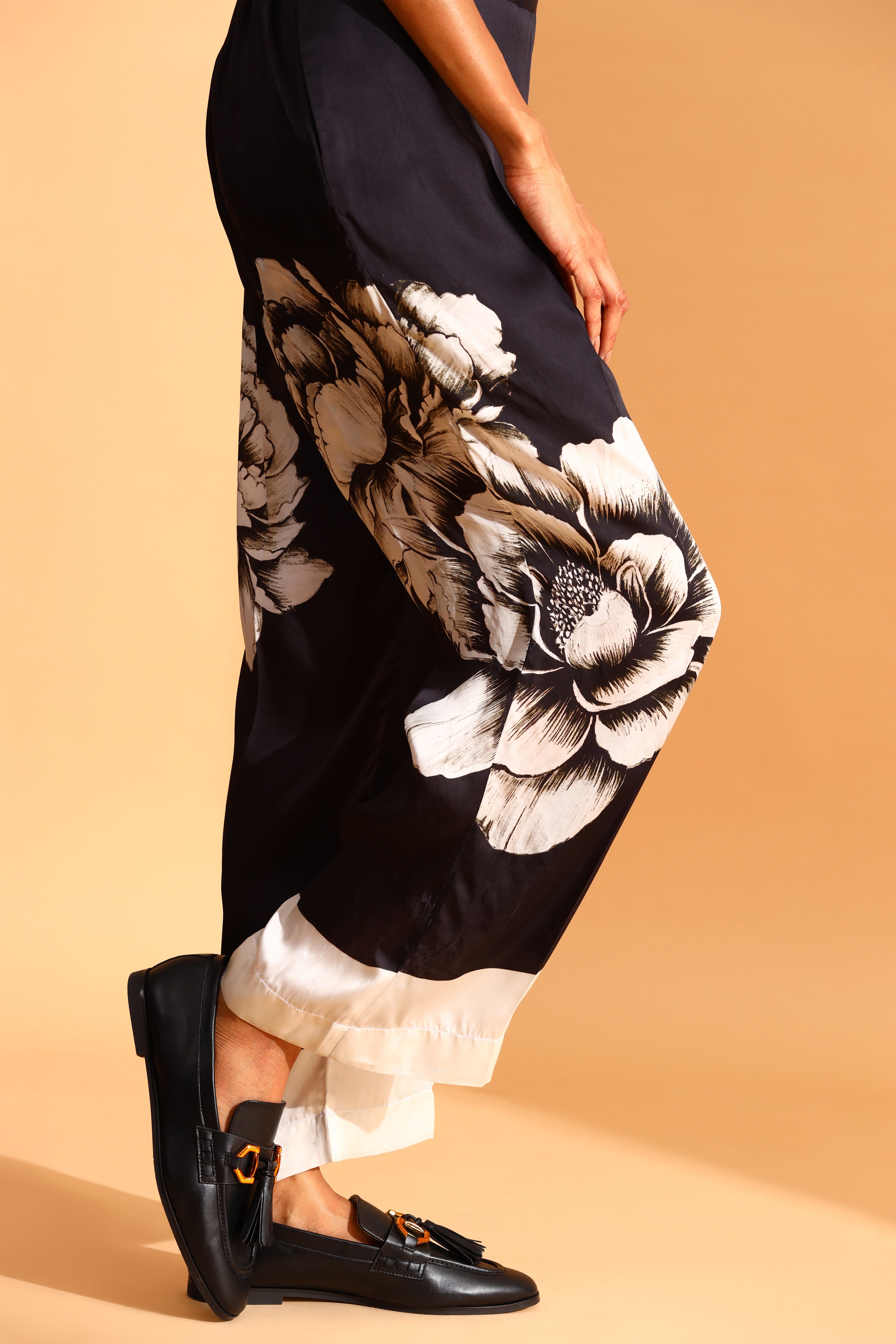 BLACK ROSE TROUSERS